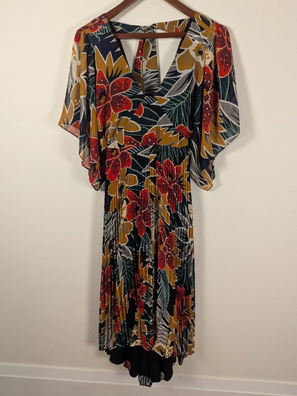 Club Monaco Zorbina Floral Pleated High-Low Dress | Size 10 - Picture 3 of 9